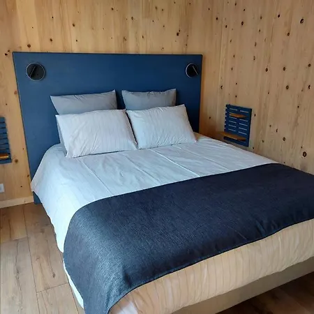 De La Bridolee, Sauna Et Bain Nordique