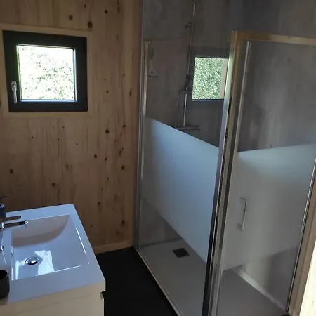 בית נופש De La Bridolee, Sauna Et Bain Nordique *