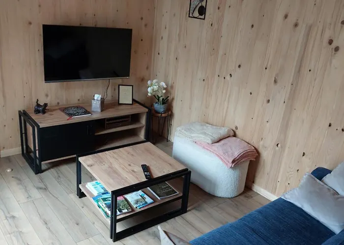 Hébergement de vacances De La Bridolée, Sauna Et Bain Nordique *